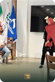 صحبت جلوی جمع در کلاس فن بیان مشهد